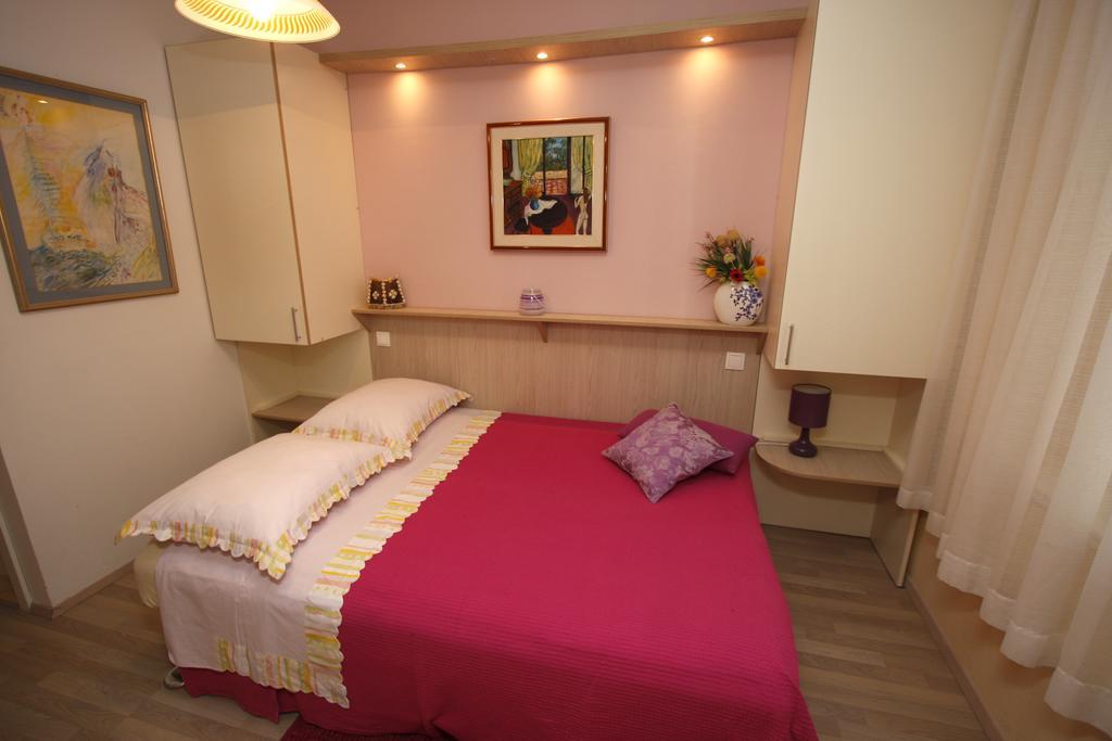 Apartments Delfin Tucepi Room photo