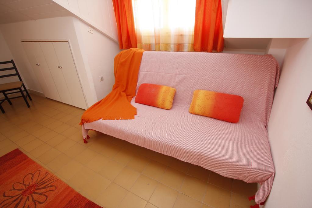 Apartments Delfin Tucepi Room photo