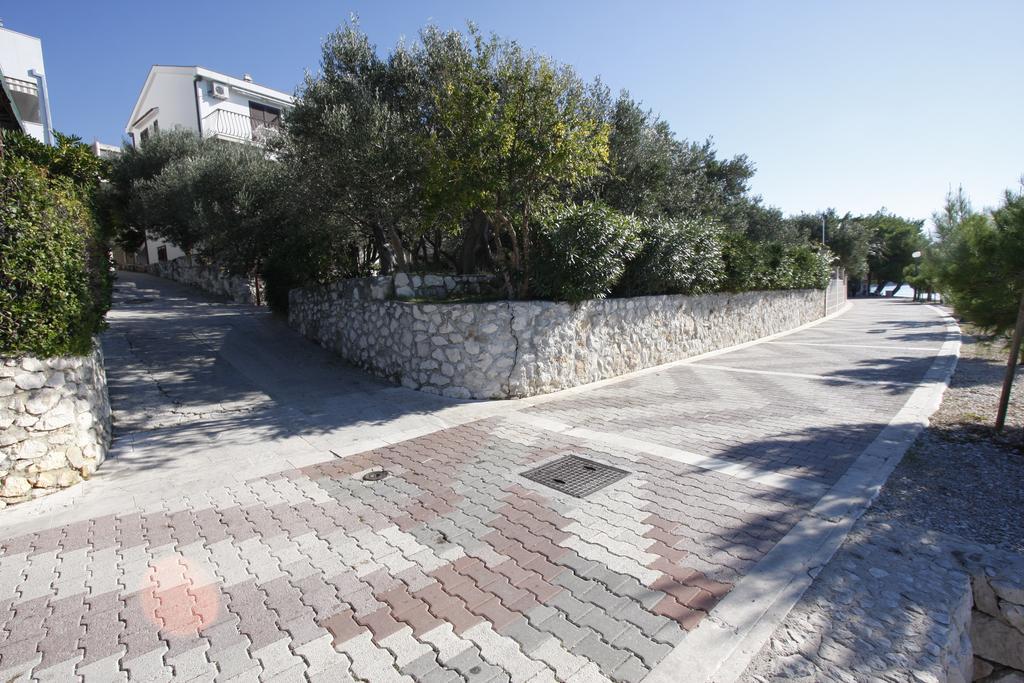 Apartments Delfin Tucepi Exterior photo
