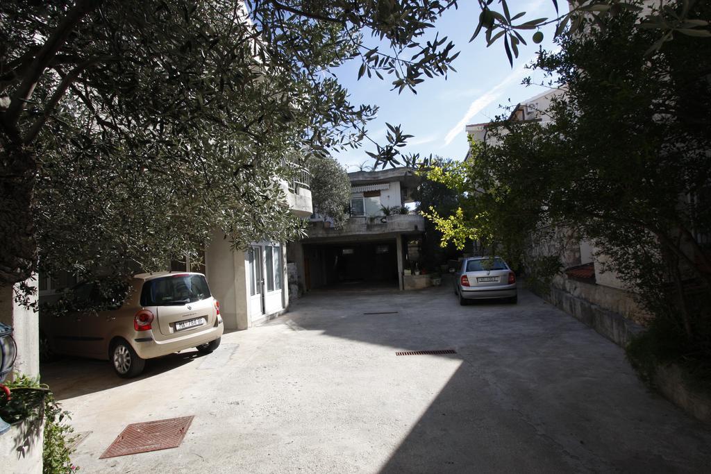 Apartments Delfin Tucepi Exterior photo